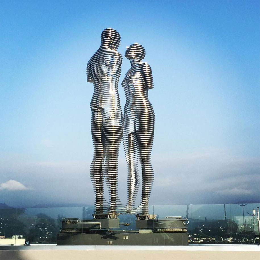 moving-metal-statue-ali-nino-love-tamara-kvesitadze-georgia-2