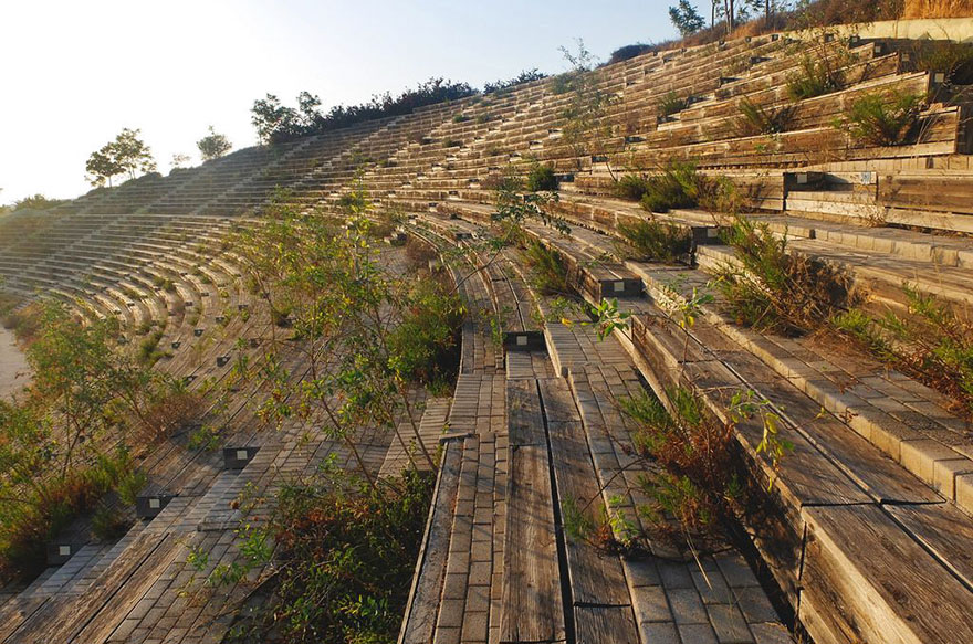 Abandoned-olympic-venues-39-57a88f4bb843d__880