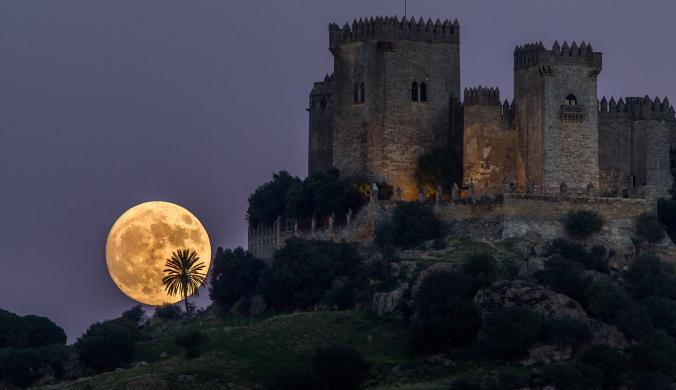 08_supermoon_gallery-ngsversion-1479142808211-adapt-676-1