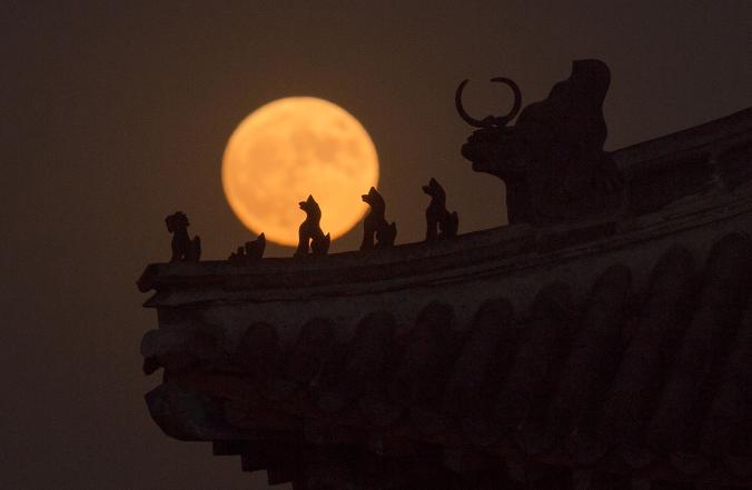 09_supermoon_gallery-ngsversion-1479142813470-adapt-676-1